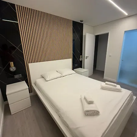 Casa Noir Luxury 3br 2 Baths Near Lisbon & Sintra شقة كويلوز